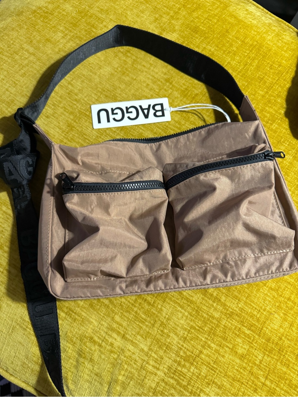 BAGGU Medium Cargo Crossbody